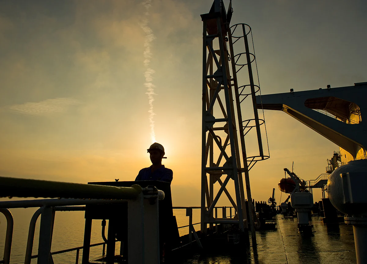 Iran Warns Oil Will Slump to $40 If OPEC Fails to Cut Production