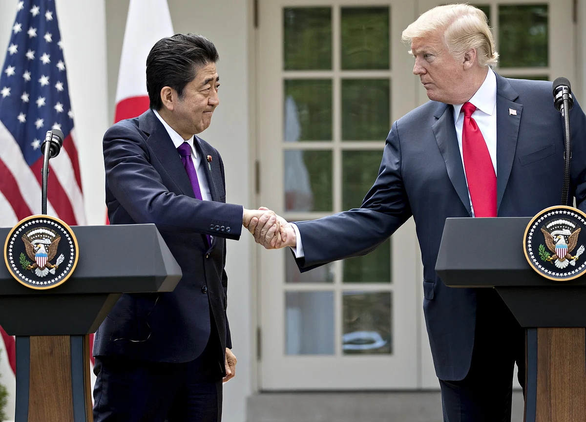 Abe Vows to Defend Japan's Interests as Trump Meeting Looms