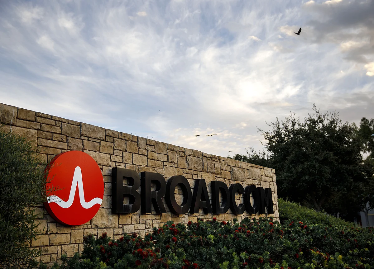 Broadcom to Buy CA Technologies for $18.9 Billion in Cash