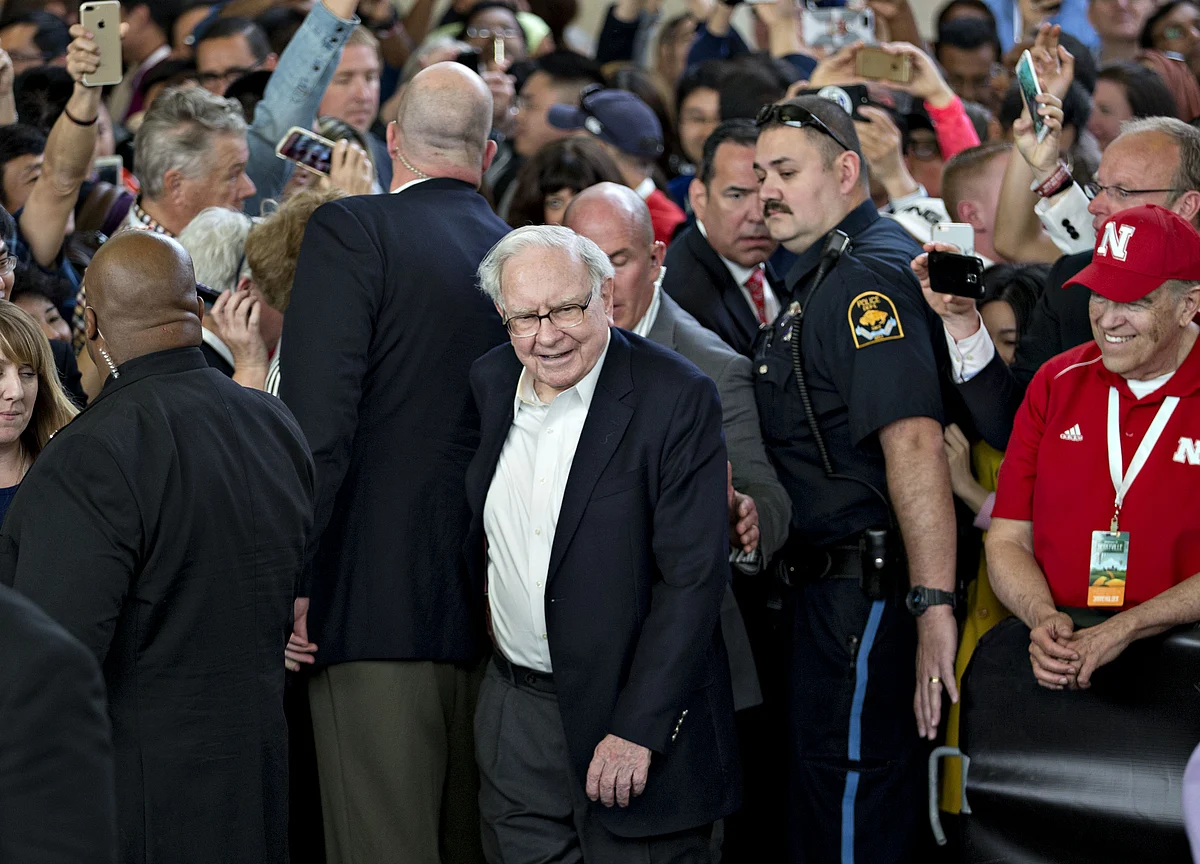 Buffett Gets Richer Even After Donating $3.4 Billion to Charity