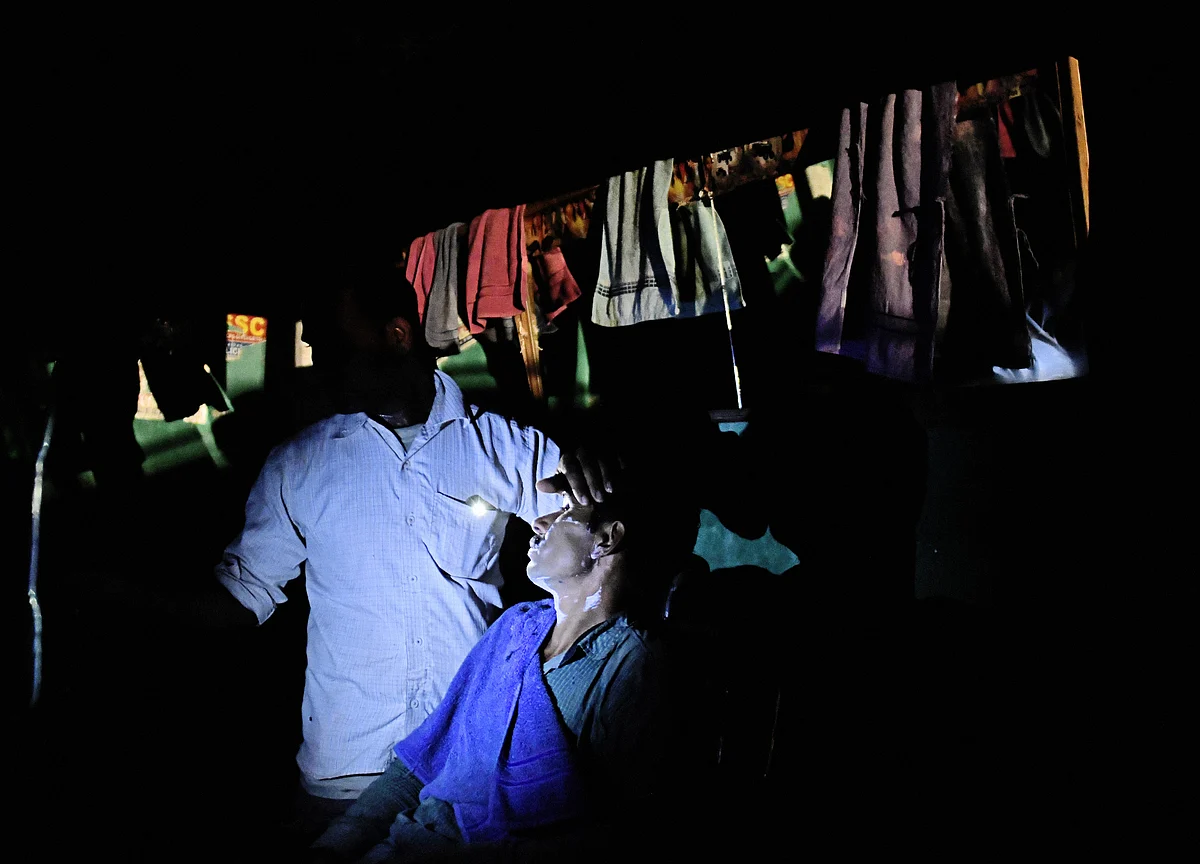 Modi Pledges Electricity for All Indian Homes by March 2019