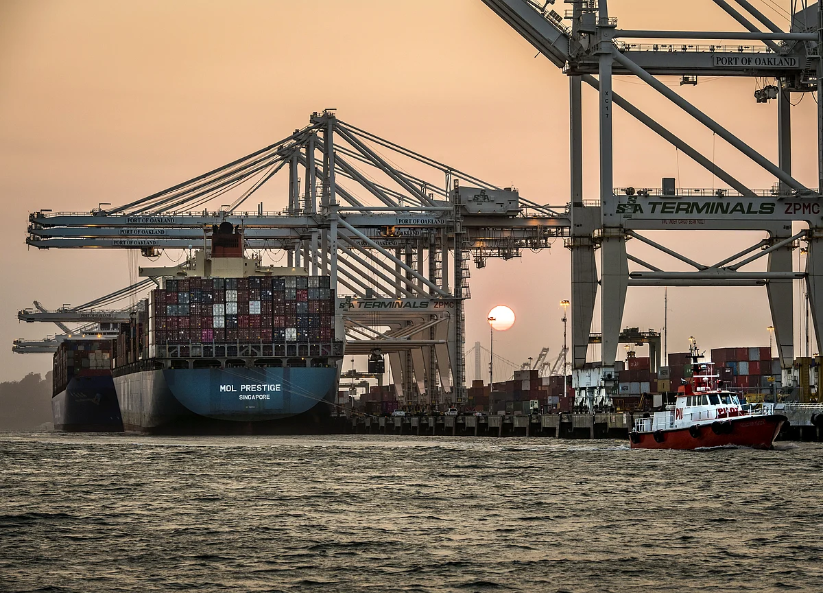 U.S. January Trade Gap Narrows as Imports From China Plummet