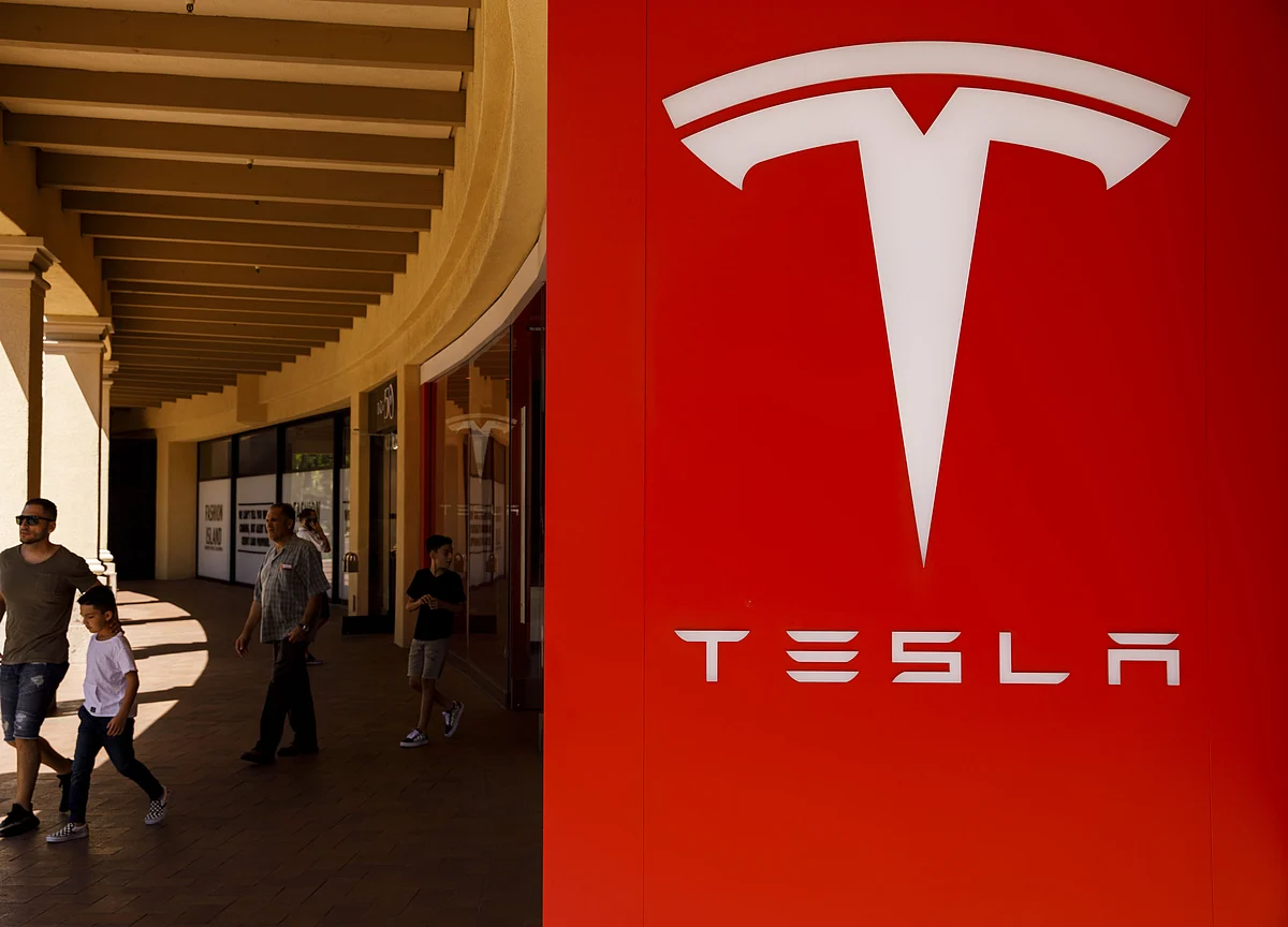 Tesla Faces Huge Bills in 143 Days