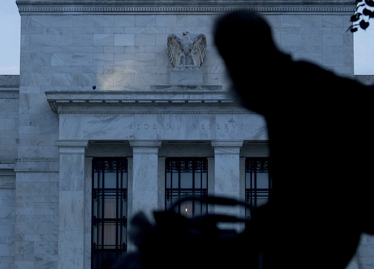 Fed Debate on Risks Intensifies Around Post-September Rate Hikes