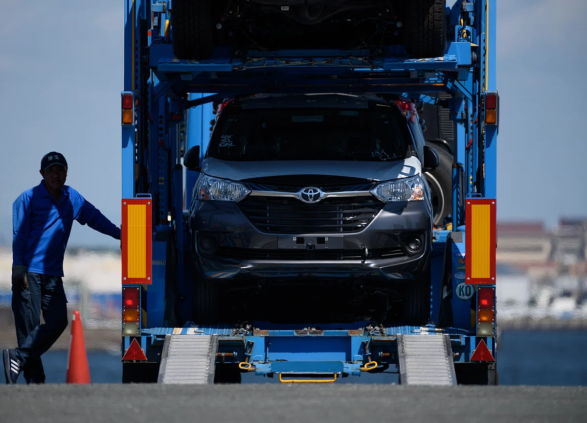 U.S. Automakers Urge Trump to Push Hard to Open Japanese Market