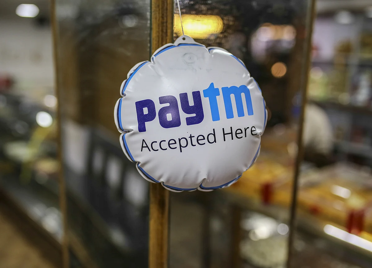 Warren Buffett Prepares To Sign Into Vijay Shekhar Sharma’s Paytm