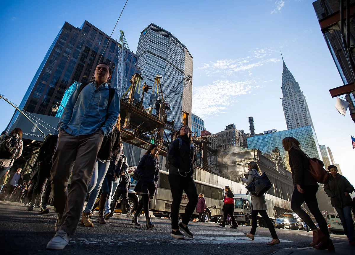 The Flat Yield Curve Is Flagging a Strong U.S. Economy