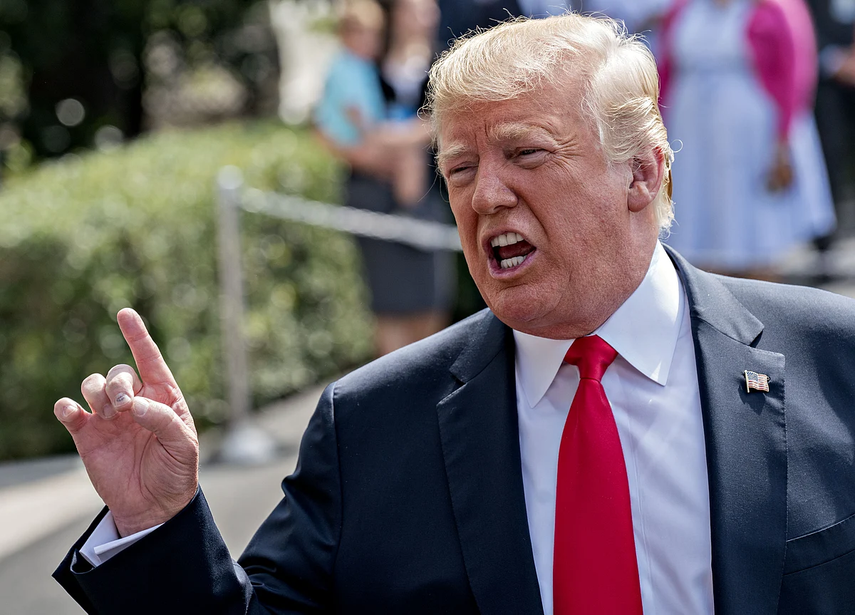 Economists Say Trump's Tariffs Are Unfavorable for U.S. Growth