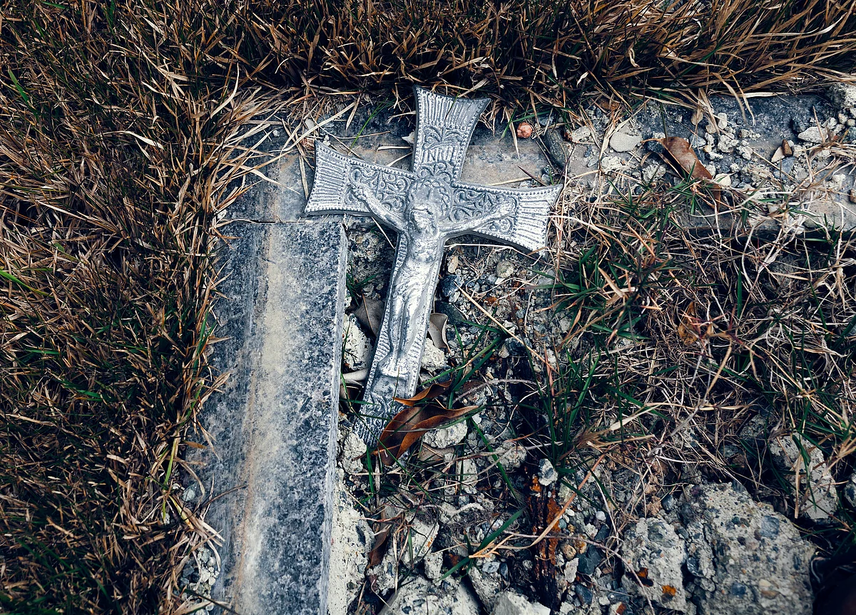 Think Chinese Home Prices Are High? Try Buying a Grave
