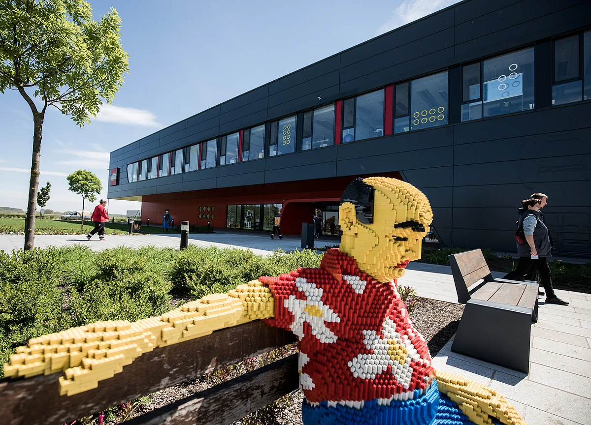 Lego’s Billionaire Owners Want to Ditch Plastic (Yes, Really)