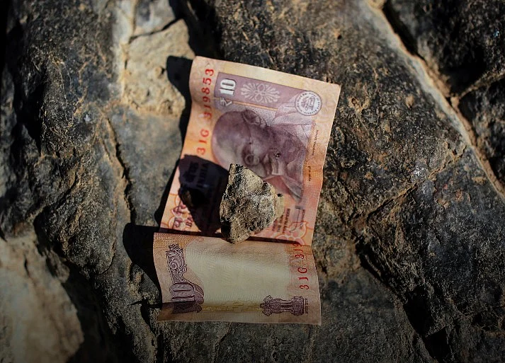 A Top India Fund Turns Against Riskier Debt After Covid Woes