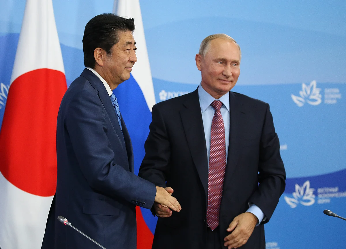 Japan Rejects Putin's Offer to Abe of Peace Treaty by Year-End