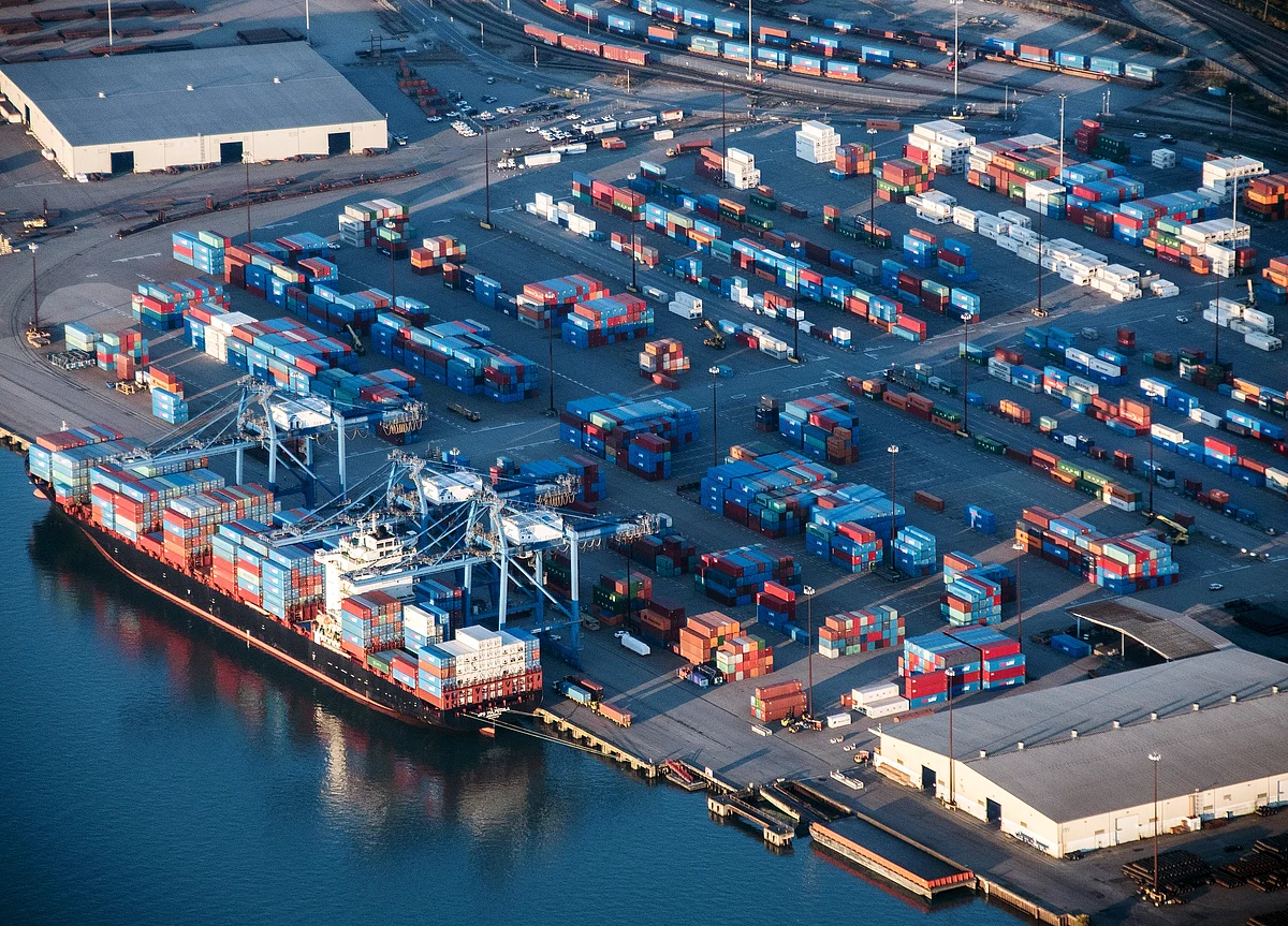 U.S. Import Prices Fall by Most Since Early 2016 Amid Trade War