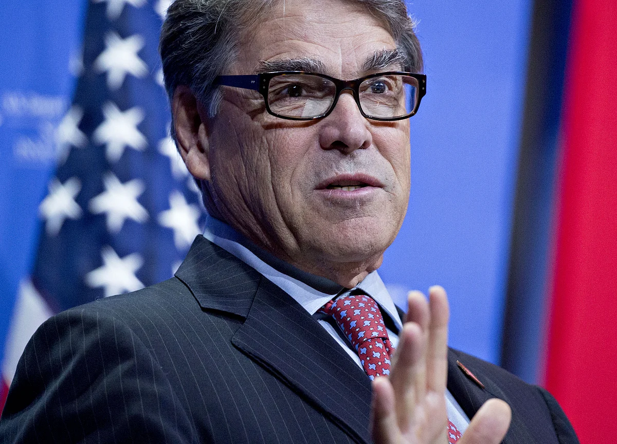 U.S. Has No Plan to Use Oil Reserve to Curb Prices, Rick Perry Says