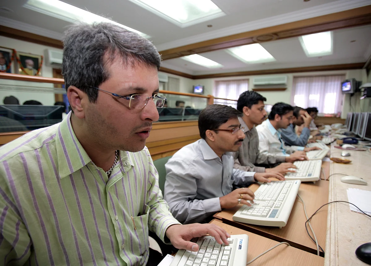 Sensex, Nifty Fall For Fourth Day As Financials Drag