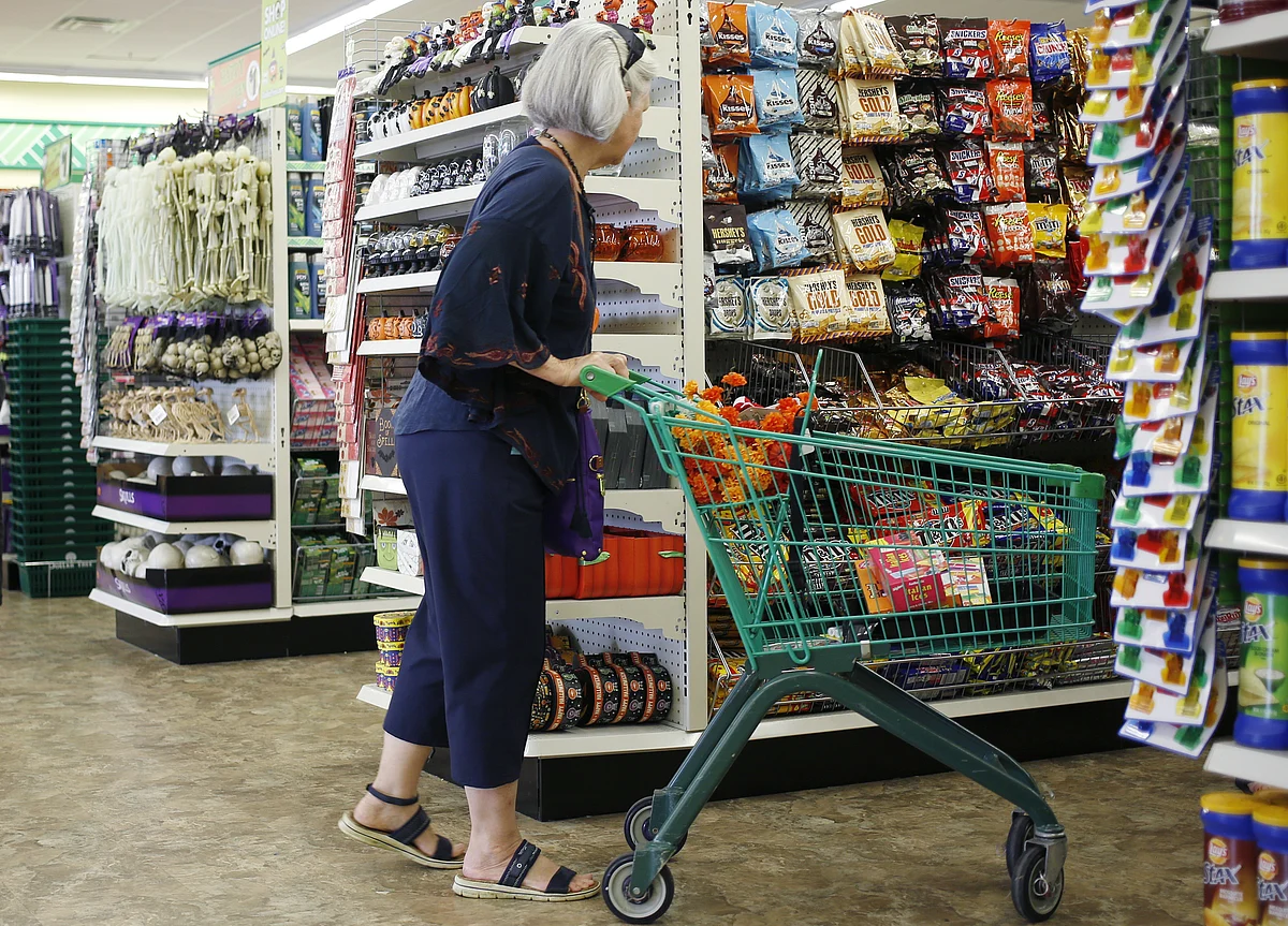 U.S. Consumer Confidence Unexpectedly Jumps to 18-Year High