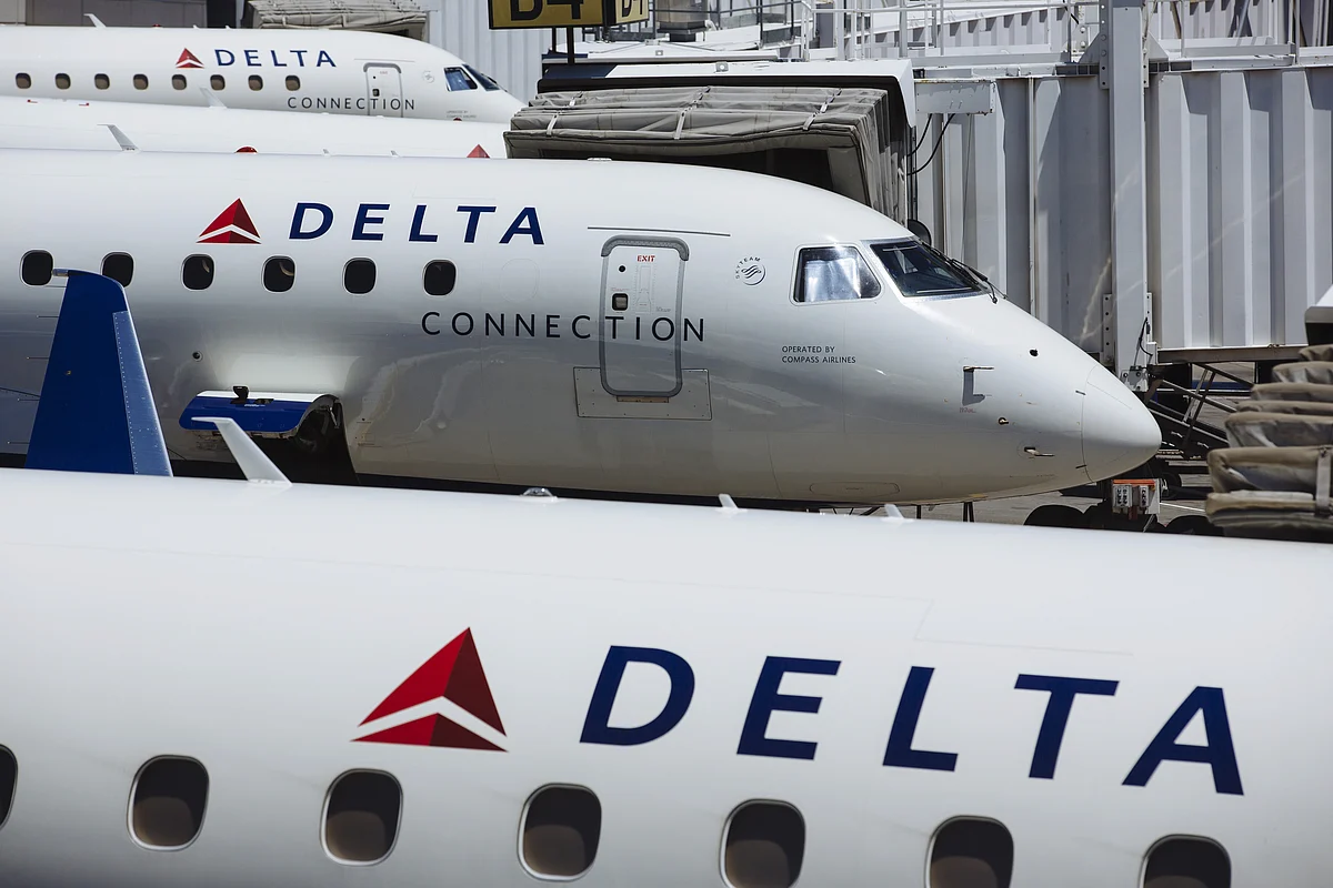 Delta Jet-Engine Failure at 18,000 Feet Draws U.S. Safety Probe