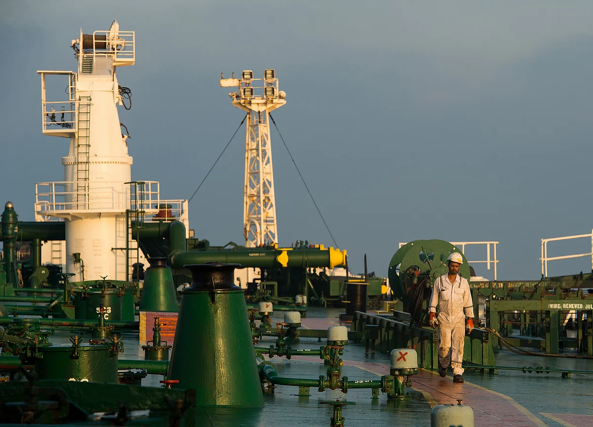 Oil Climbs as Storm Ravages U.S. Gulf and Global Risks Abound
