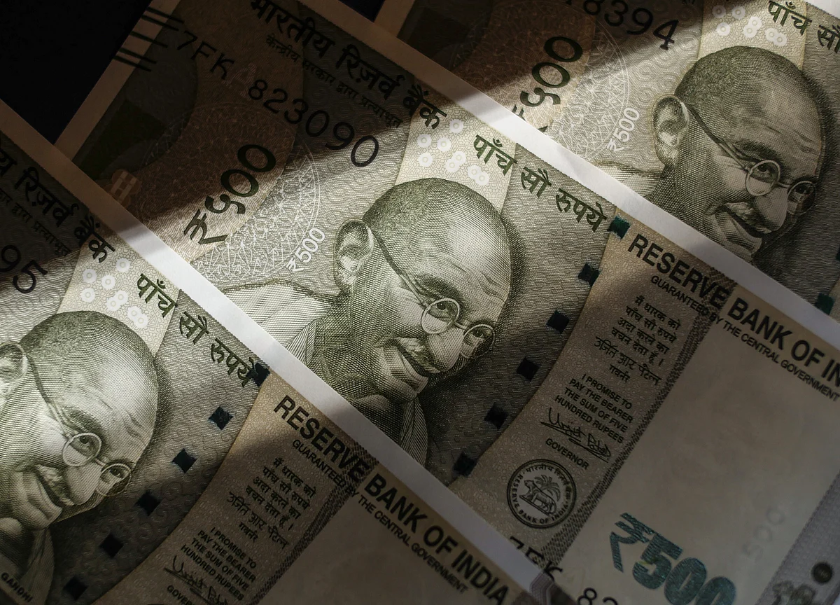 Rupee Worries India's Top Bond Underwriter More Than Deficit
