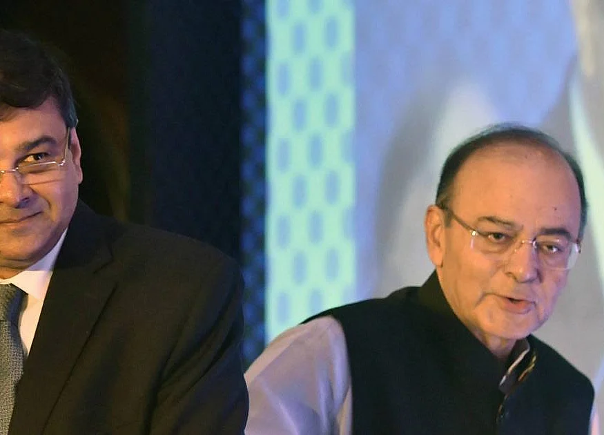 Government Vs RBI Live: Government Defends Consultation With RBI On Policy Differences