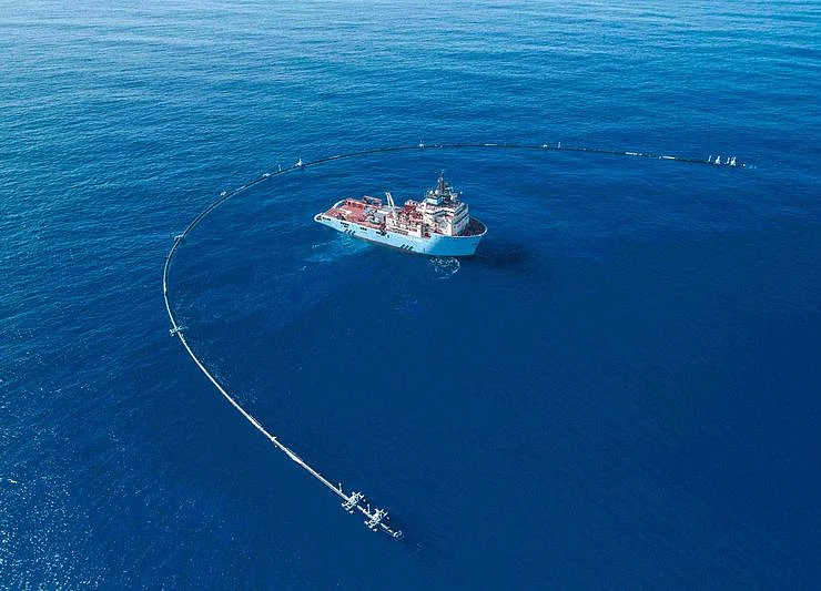 This Thiel-Backed Startup Says It Can Swiffer the Seas. Scientists Have Doubts