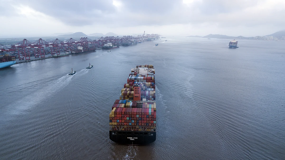 Weaker China Adds to Risks of a Synchronized Global Slowdown