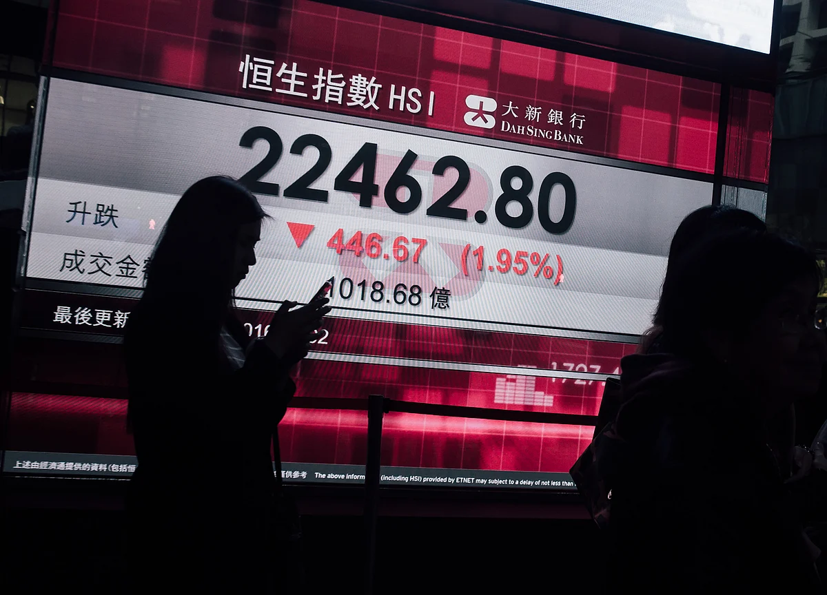 Chinese Stocks Continue Wild Ways as Earlier Gains Evaporate