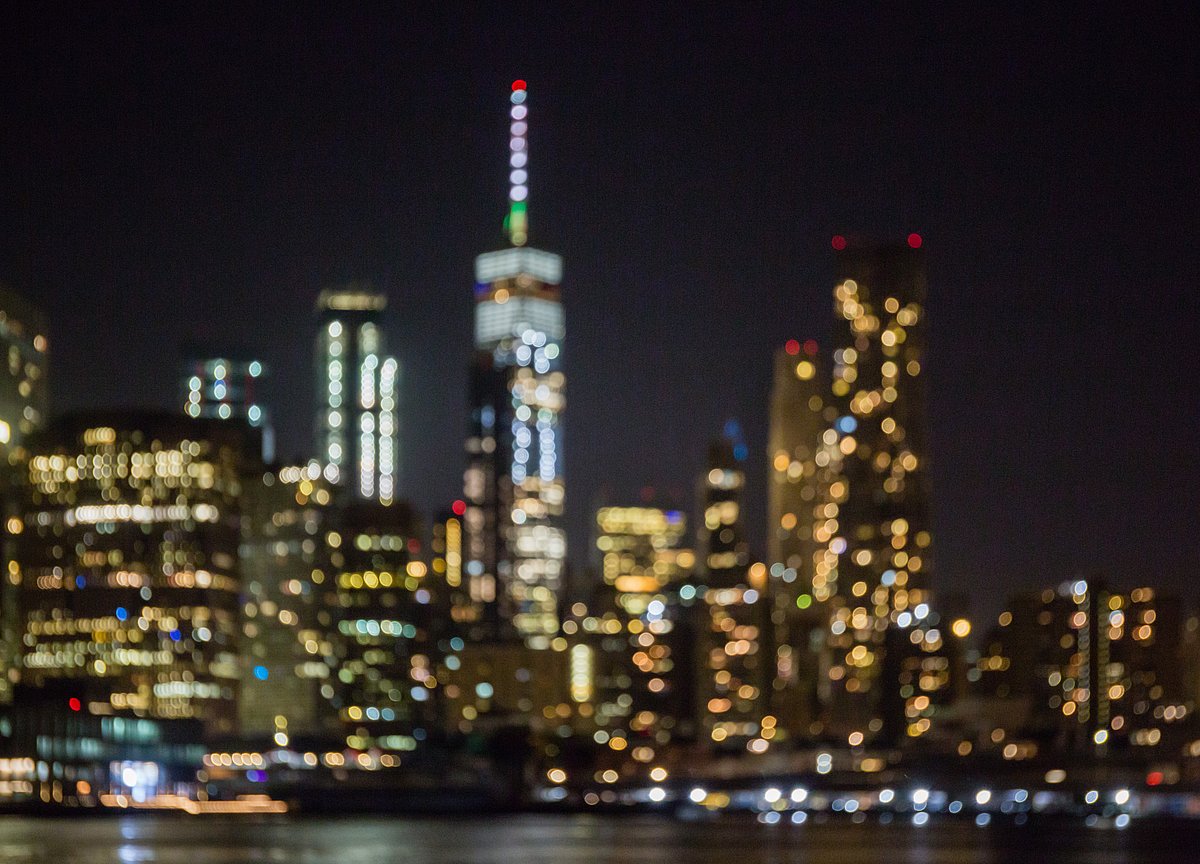 Free Vacations, $100,000 Discounts: Homebuilders Get Desperate