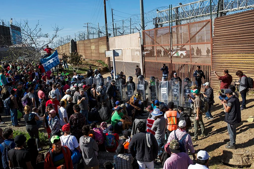Mexicans Are Pouring Back Into U.S. After Leaving Years Earlier