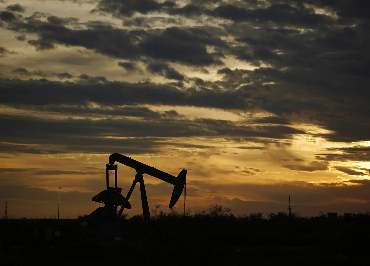 Oil Eases From 3-Month High on Report of Surprise Crude Build