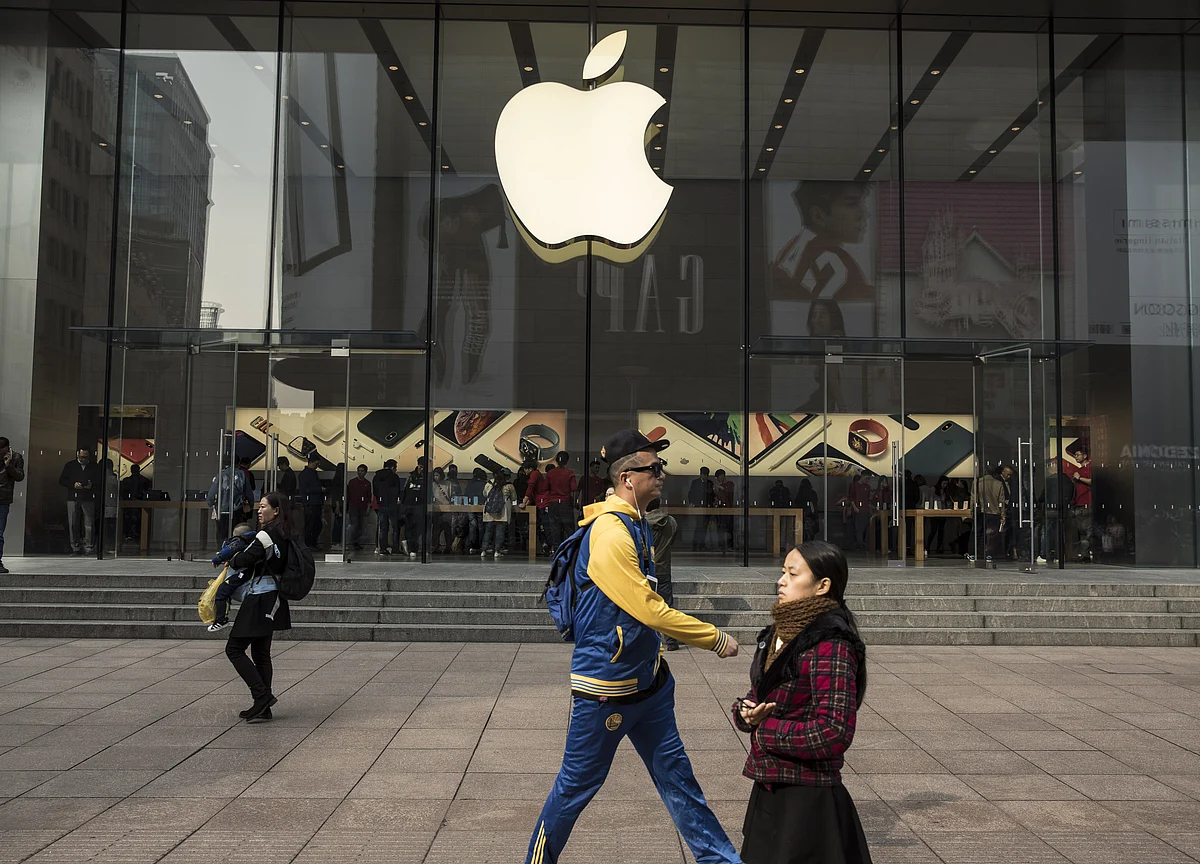 Apple Reopens More Than Half of Its Retail Stores in China
