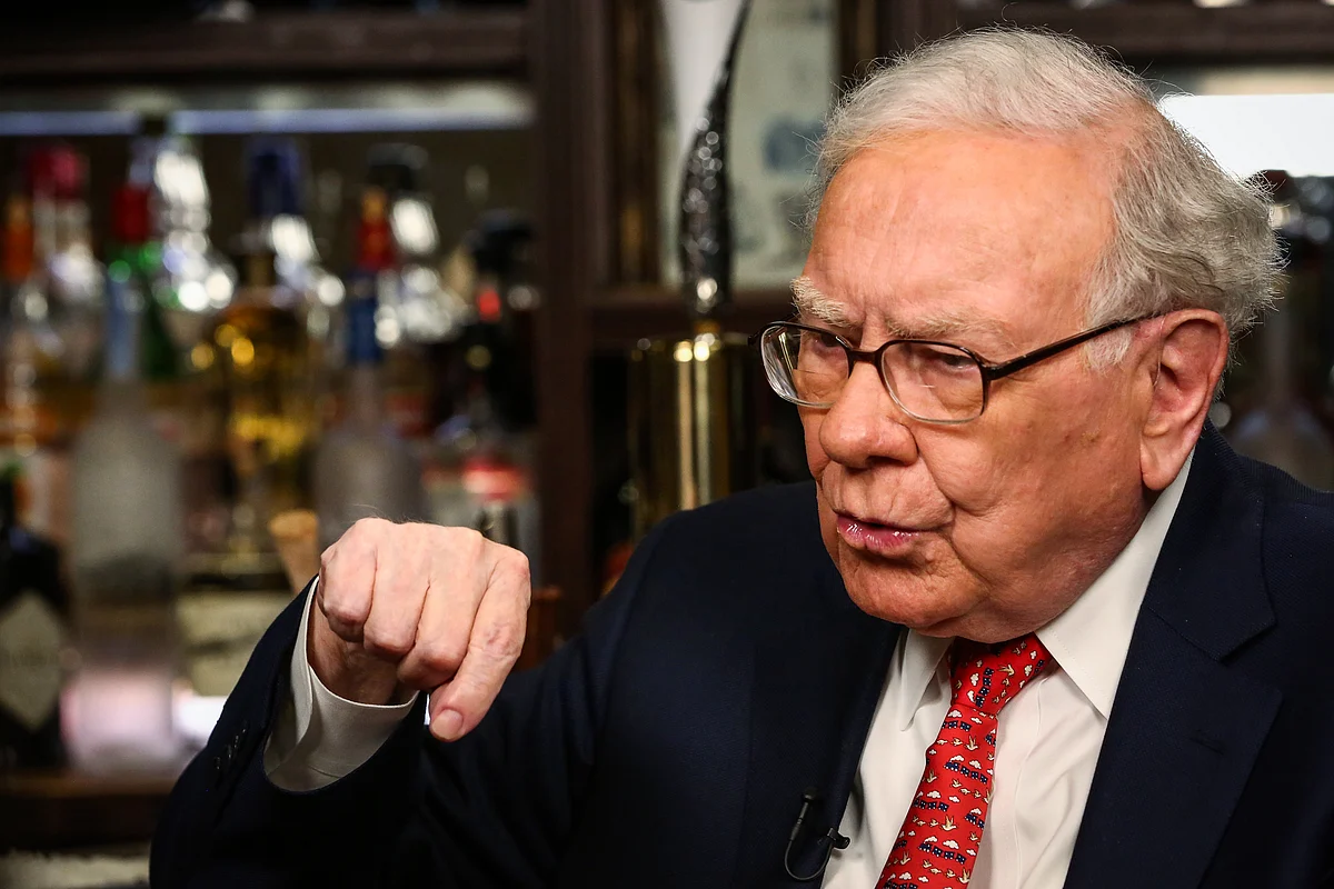 Time for Warren Buffett to Put That Cash to Use?