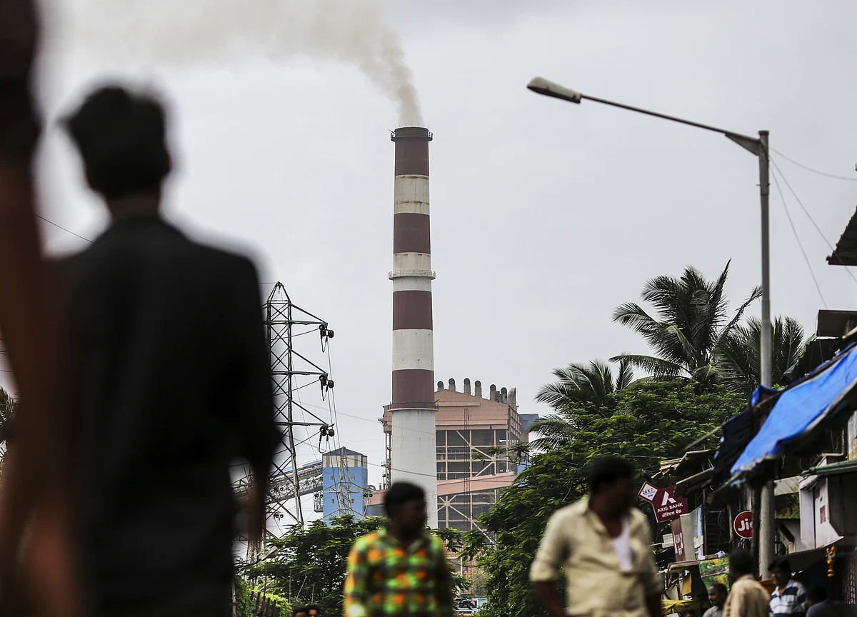 India Considers Merging Two State-Owned Power Lenders