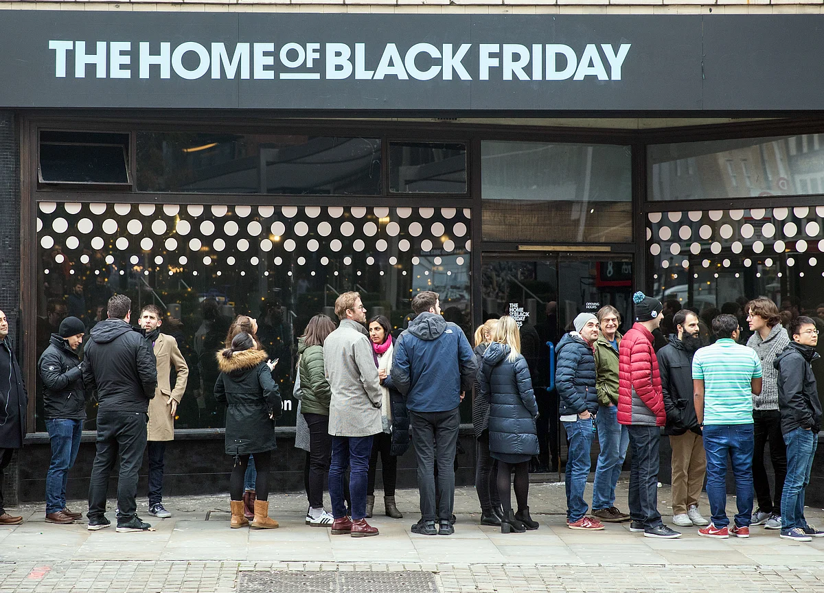 Millennial, Gen Z Shoppers Head to Malls: Black Friday Update