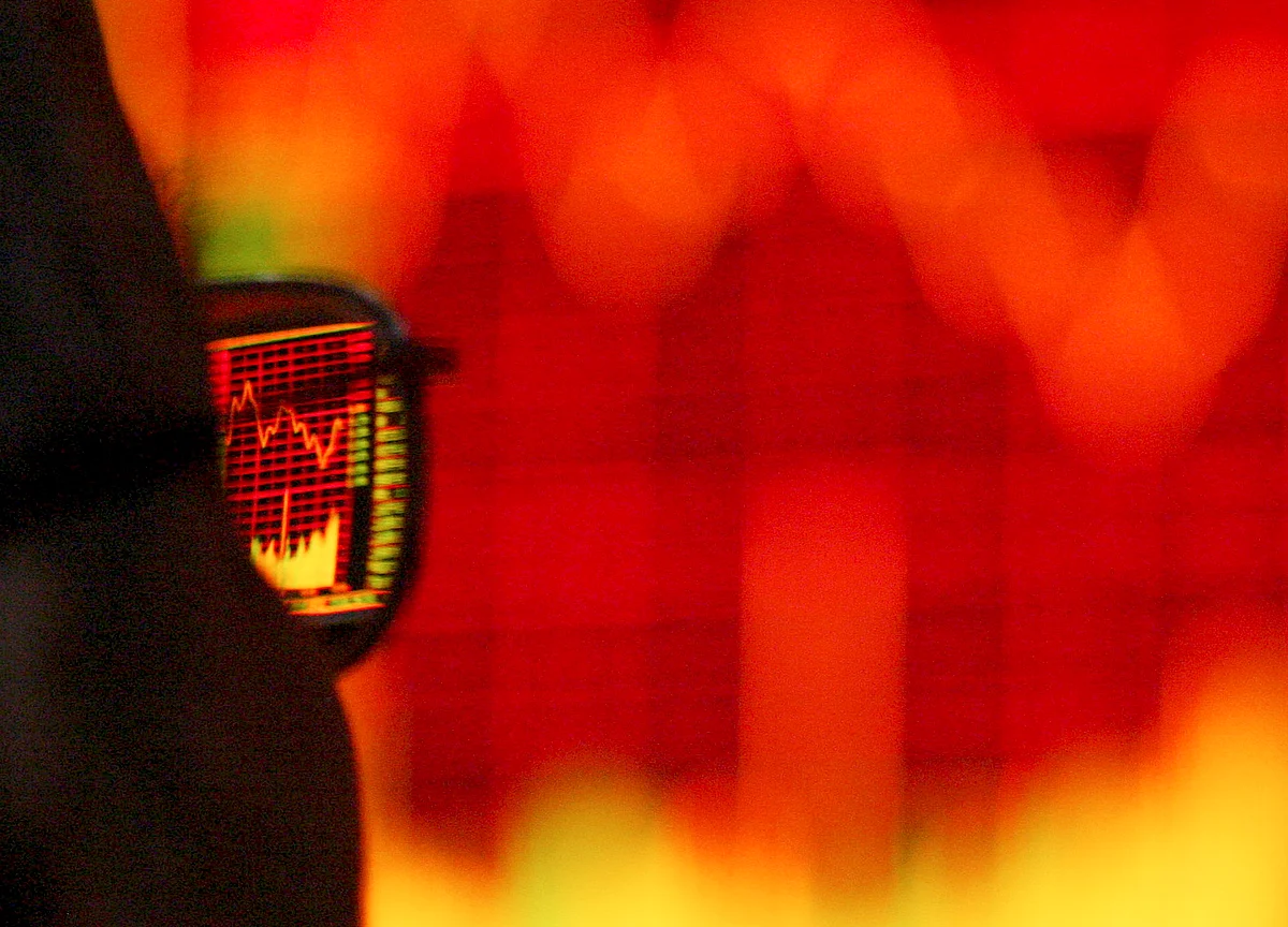 Sensex, Nifty End Lower After Volatile Trade