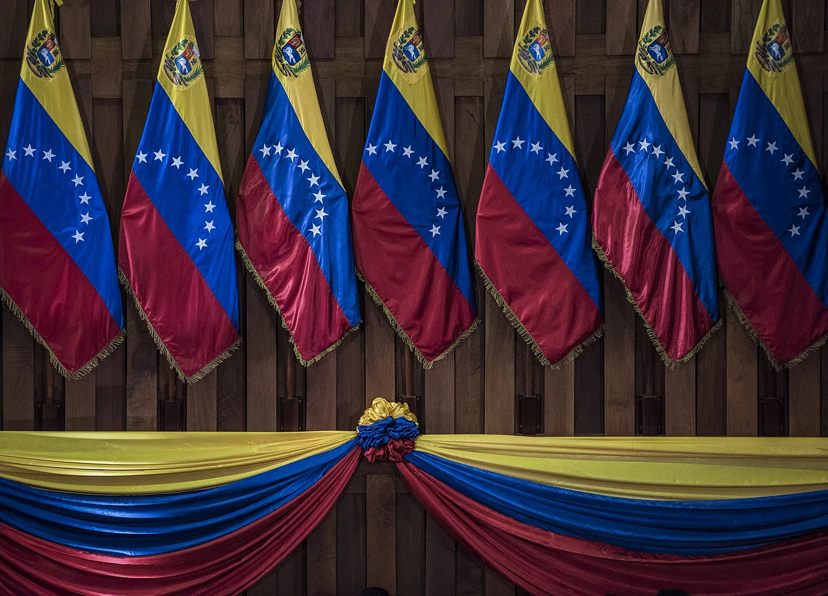 Early Figures Show Venezuela Economy Fell 16.6 Percent in 2017