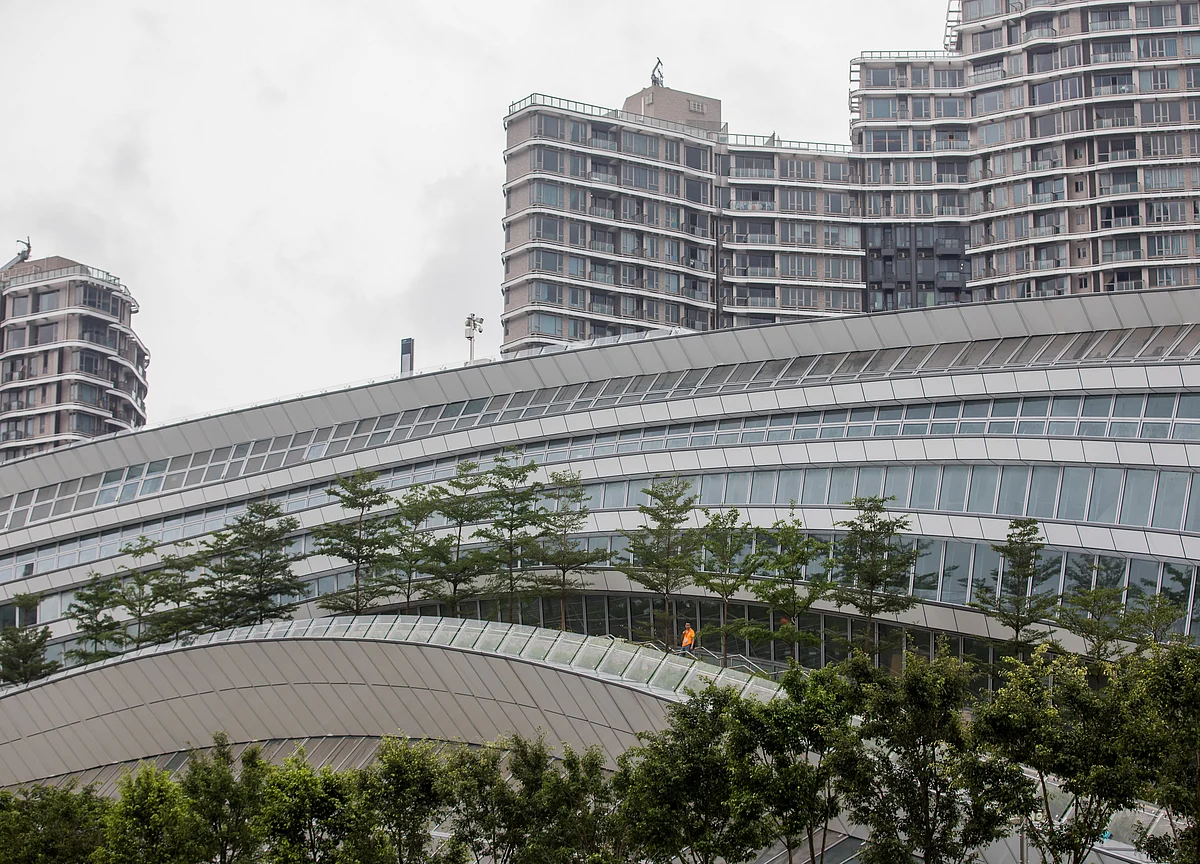 Hong Kong Property Discounts Are the Latest Sign the Boom Is Over