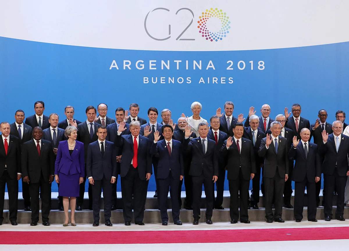 A Family Photo With a Difference: Leaders Gather for G-20 Summit
