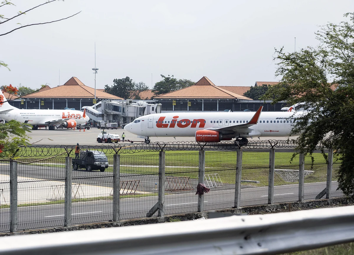 Lion Air Pilots Battled Confusing Malfunctions Before Crash