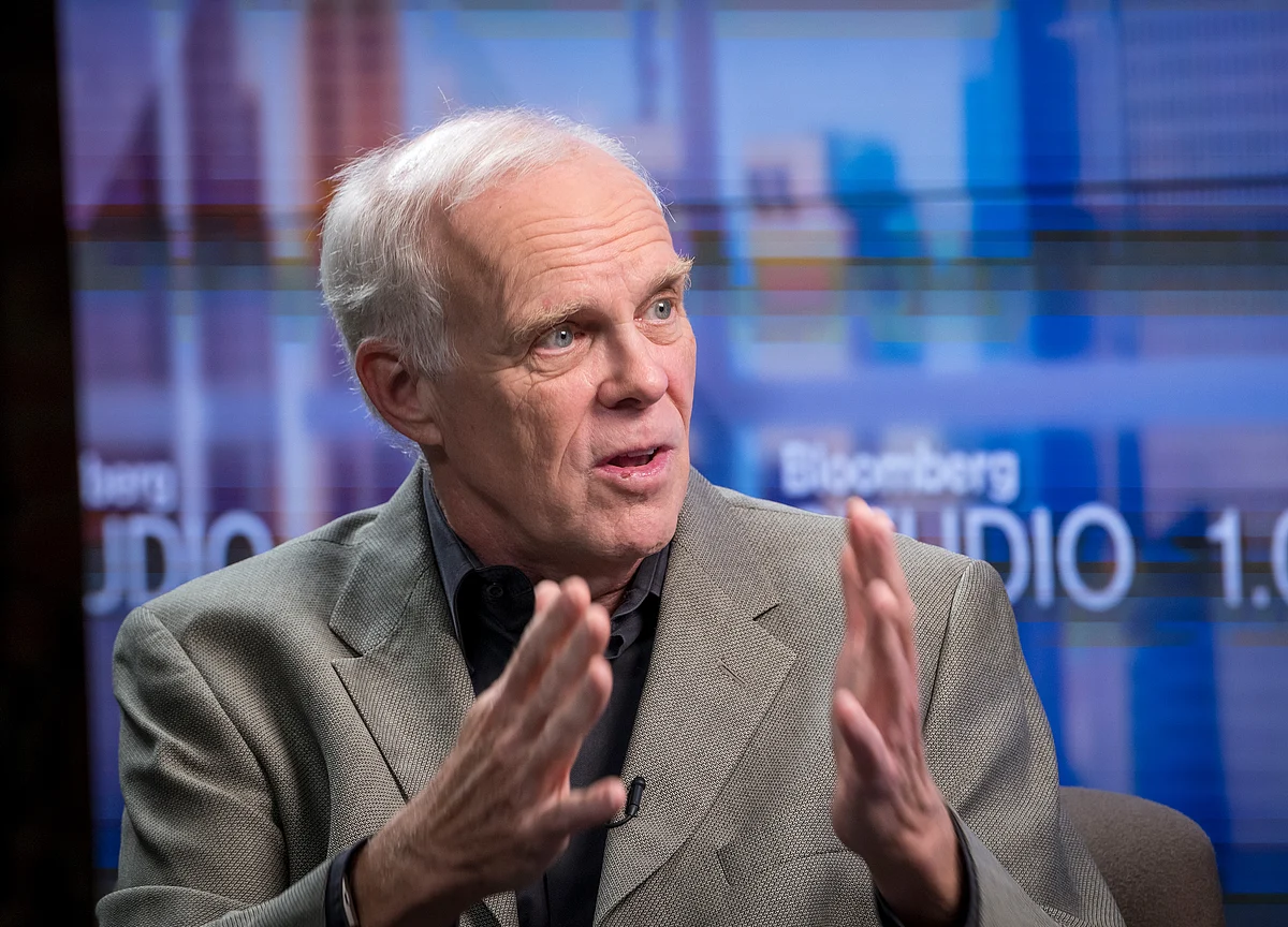 Alphabet Chairman Struggles With Google CEO's China Strategy