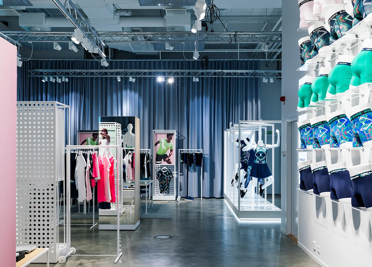 Online Fashion Thrives for New Retailer Where Women Call Shots
