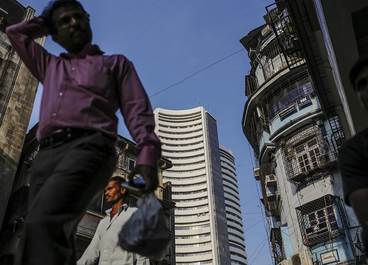 A Broker Bets on India Bank, Insurer Stocks Amid Slowing Economy