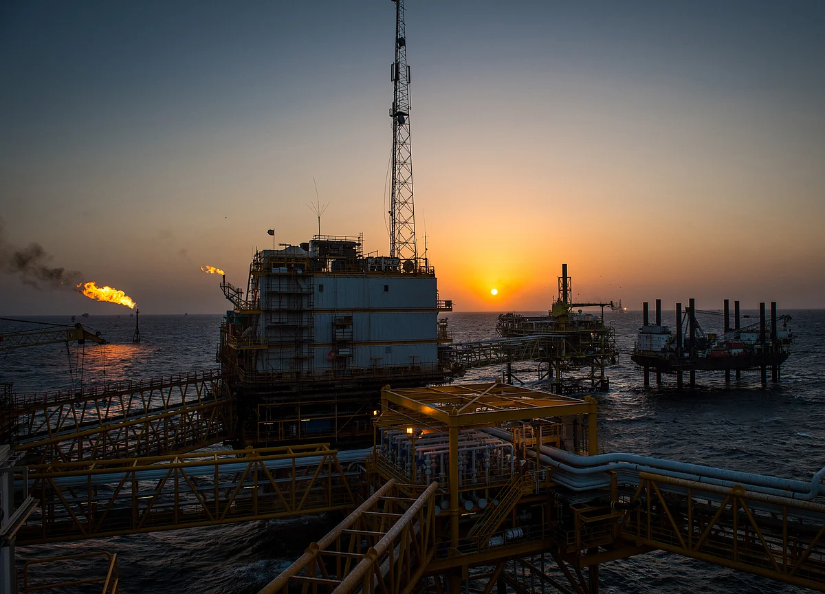 OPEC Talks End Without Oil-Cuts Deal as Russia Holds Back