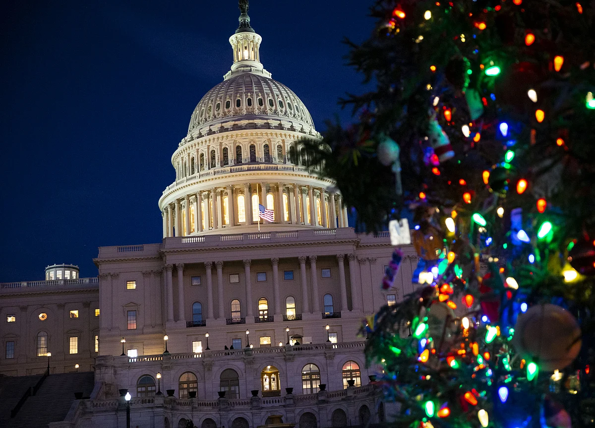 Senate Nears Vote on Averting Shutdown as Trump Fumes About Wall