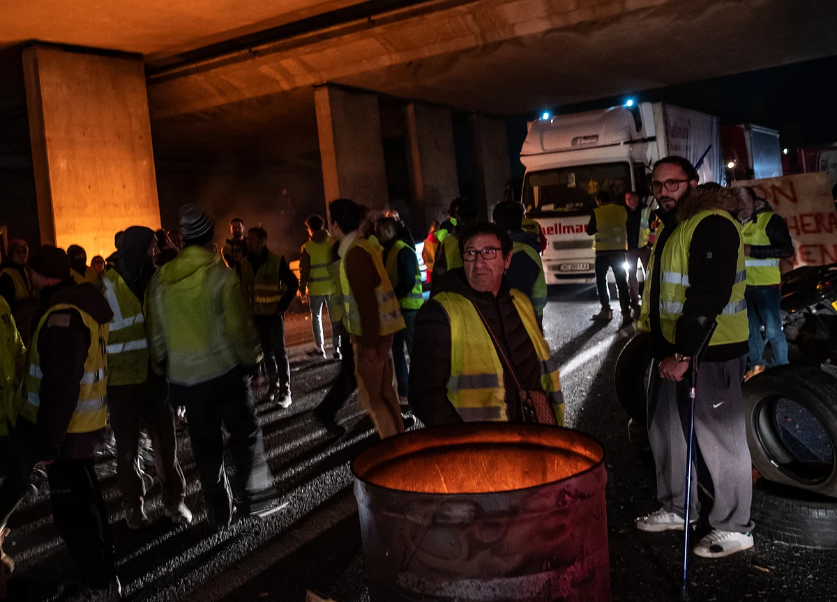 Why Macron Gave In to the Yellow Vests
