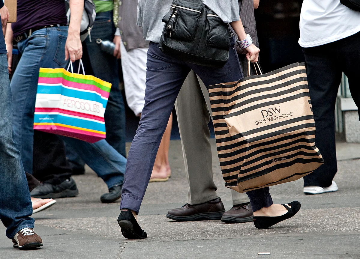 U.S. Consumer Confidence Drops to Five-Month Low