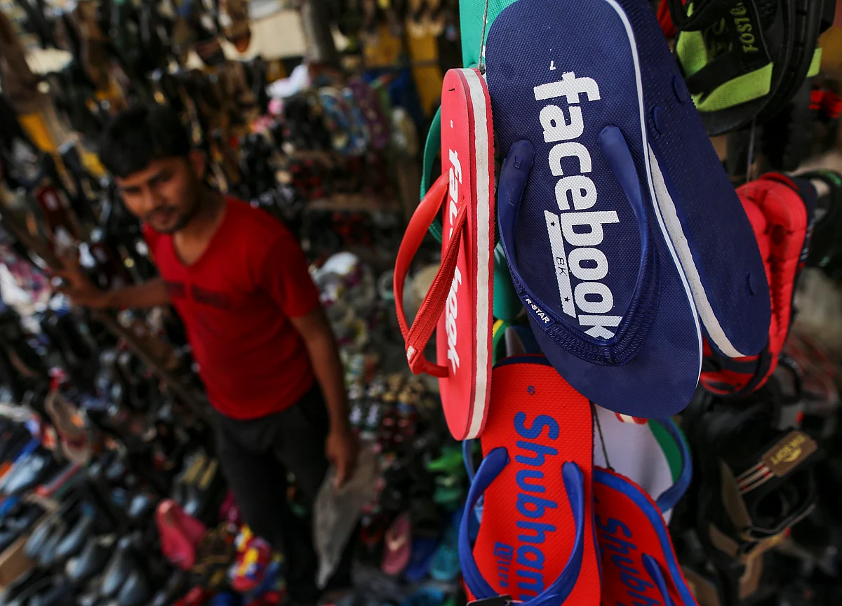 Facebook Has Biggest Plunge Since July as `Another Shoe’ Drops