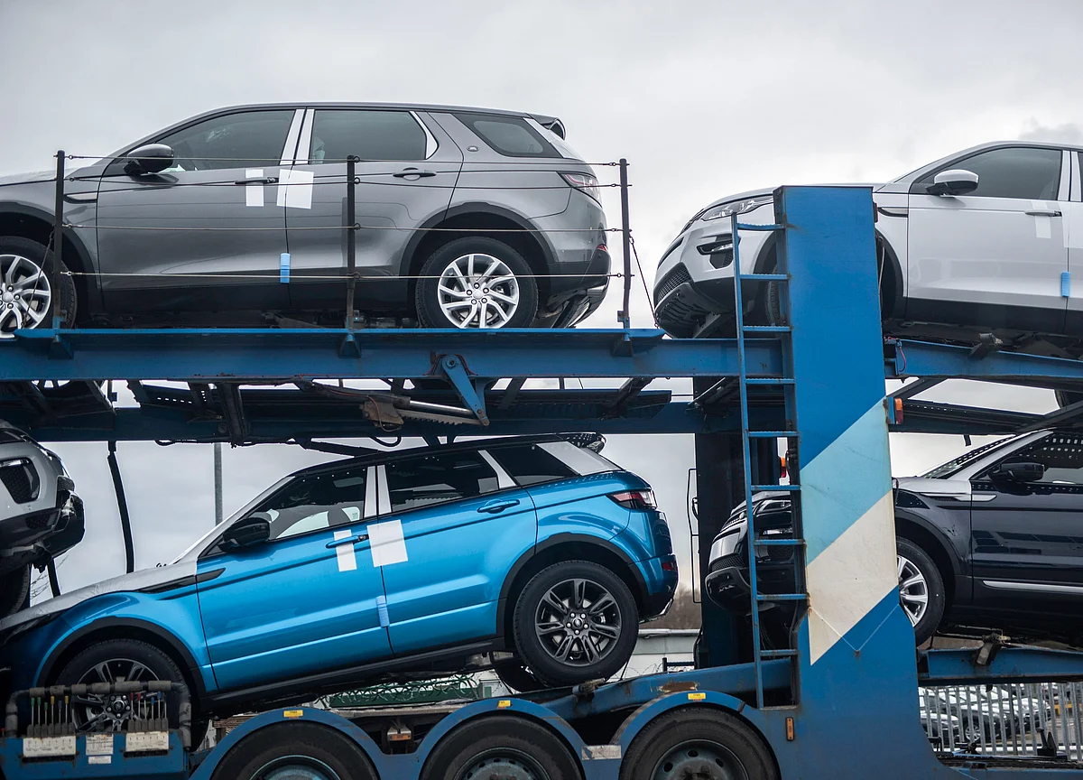 Jaguar Land Rover Turnaround Fails to Dislodge Short Bond Bets