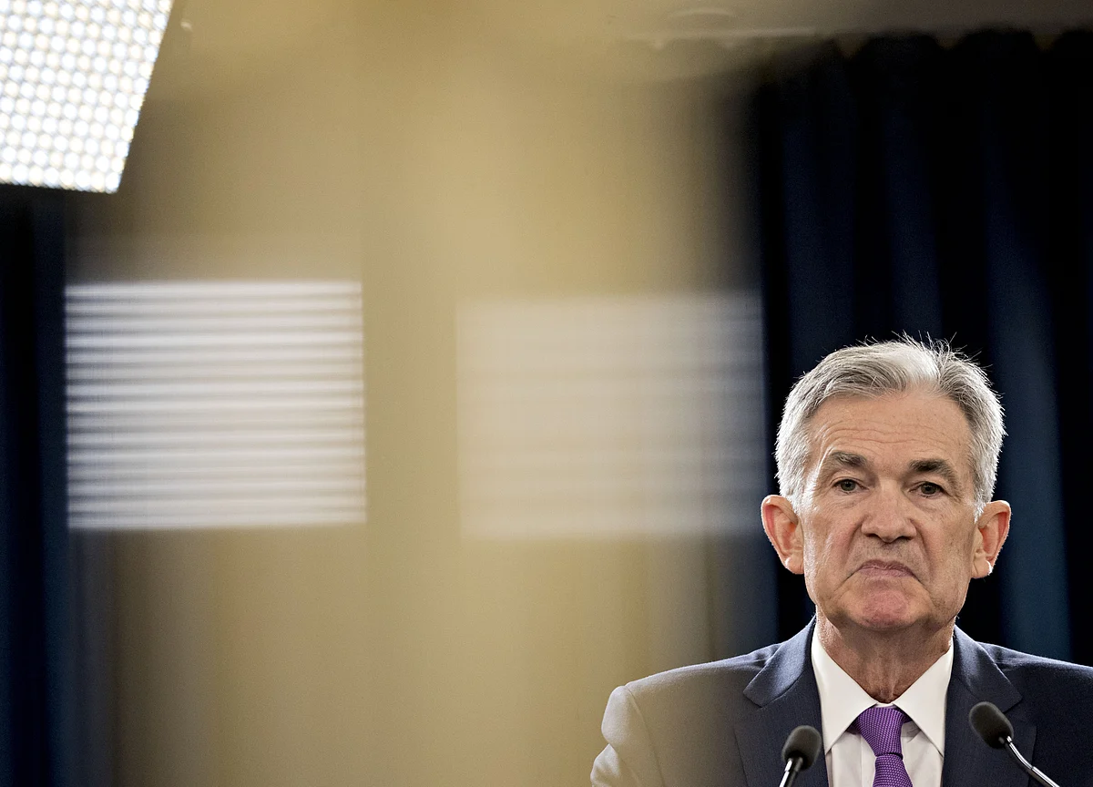 Fed’s No-Win: Balancing Growth and Market Fragility