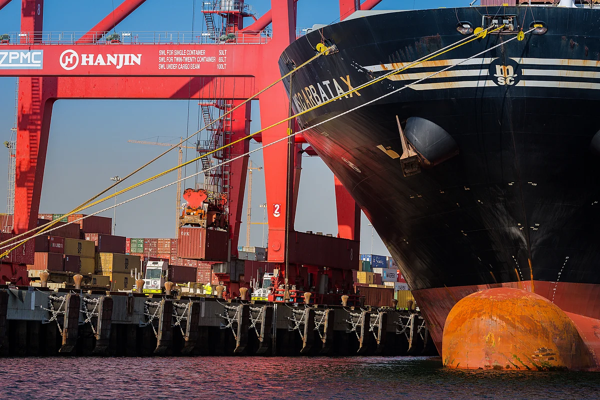 Blackstone, KKR Pursue $1 Billion Long Beach Terminal